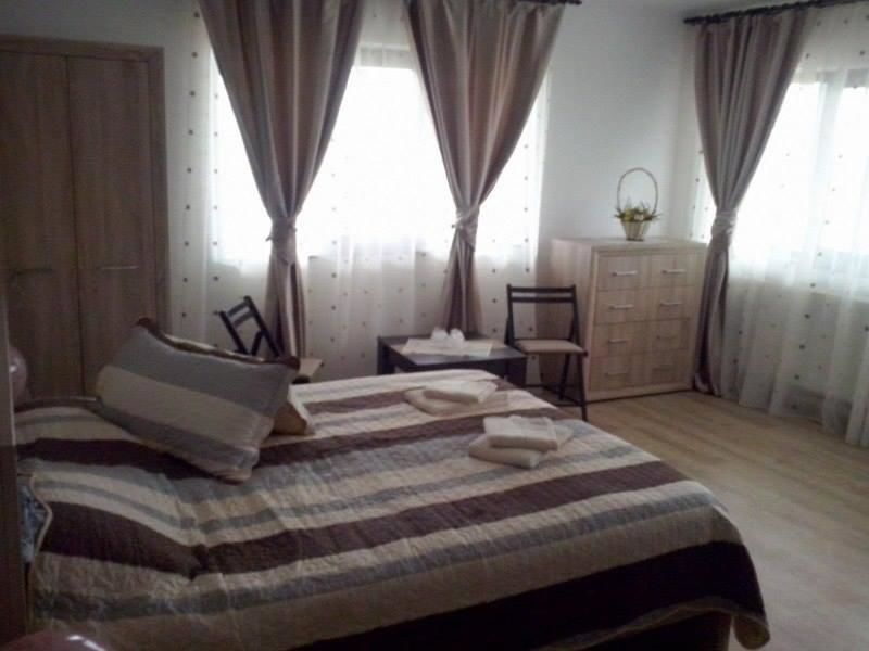Лоджи Laguna Verde Crivina-12